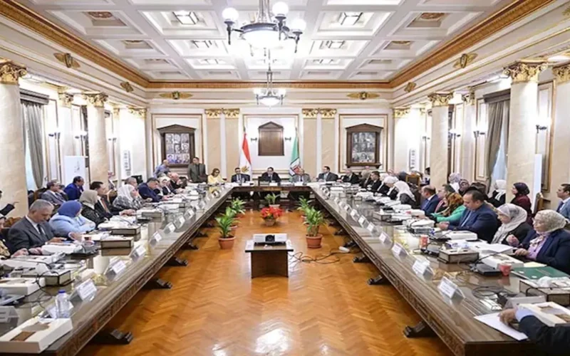 مجلس جامعة القاهرة يصدر لوائح جديدة لتنظيم الرعاية الصحية لأعضاء هيئة التدريس